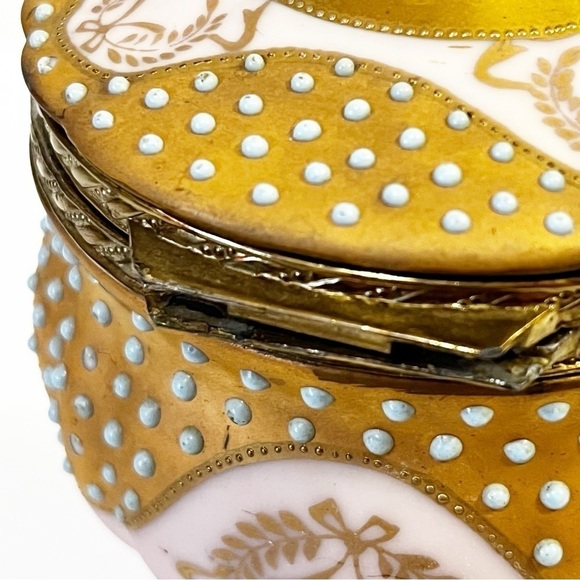 Lenwile Ardault 1940s Cameo Porcelain Pink Trinket Box Hinged Vanity Dresser - Picture 13 of 16